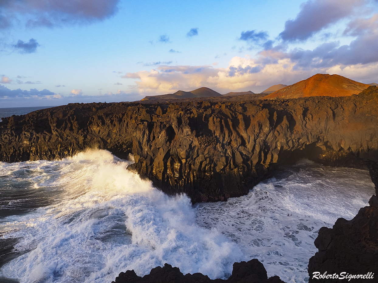 Los Hervideros Lanzarote