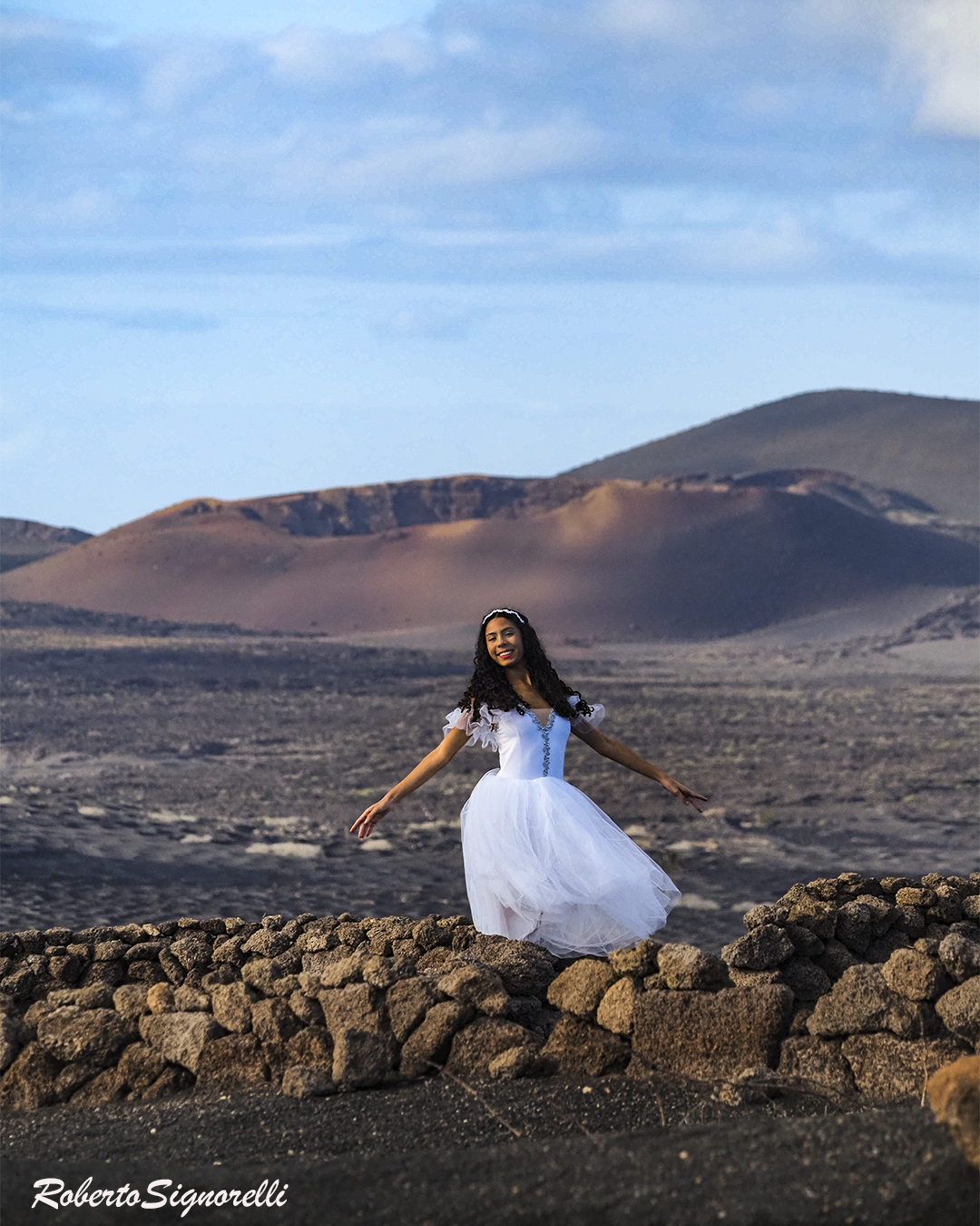 Foto de molelo en Lanzarote con paisaje volcanico